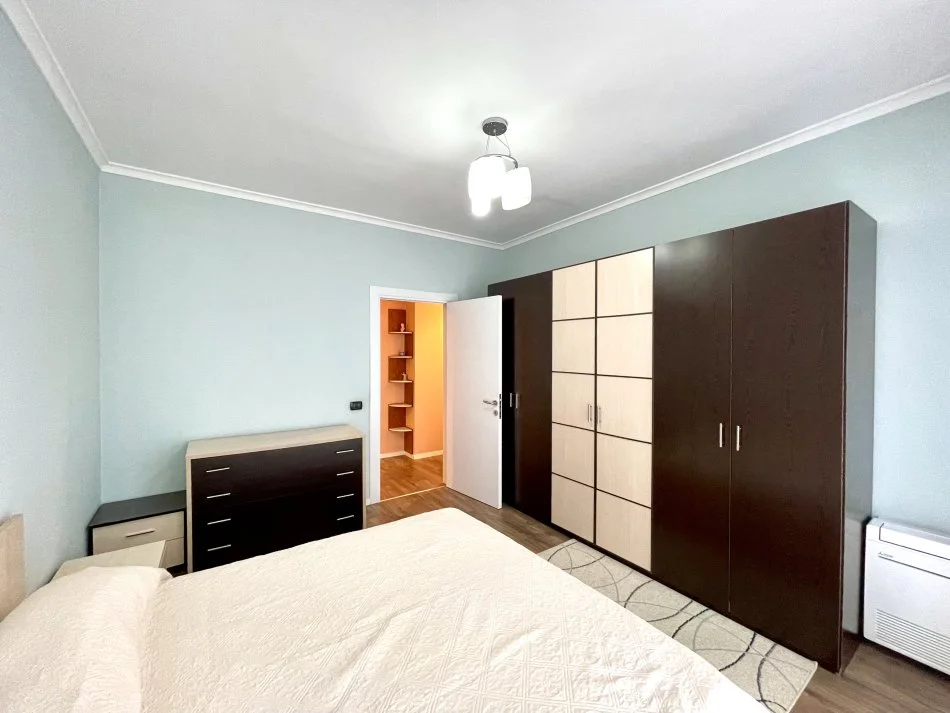 Tirane, jepet me qera apartament 3+1+Aneks+Ballkon Kati 2, 149 m² 1.700 € 