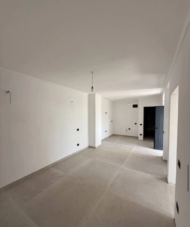 Durres, shitet apartament 2+1+Ballkon Kati 1, 90.000 € 