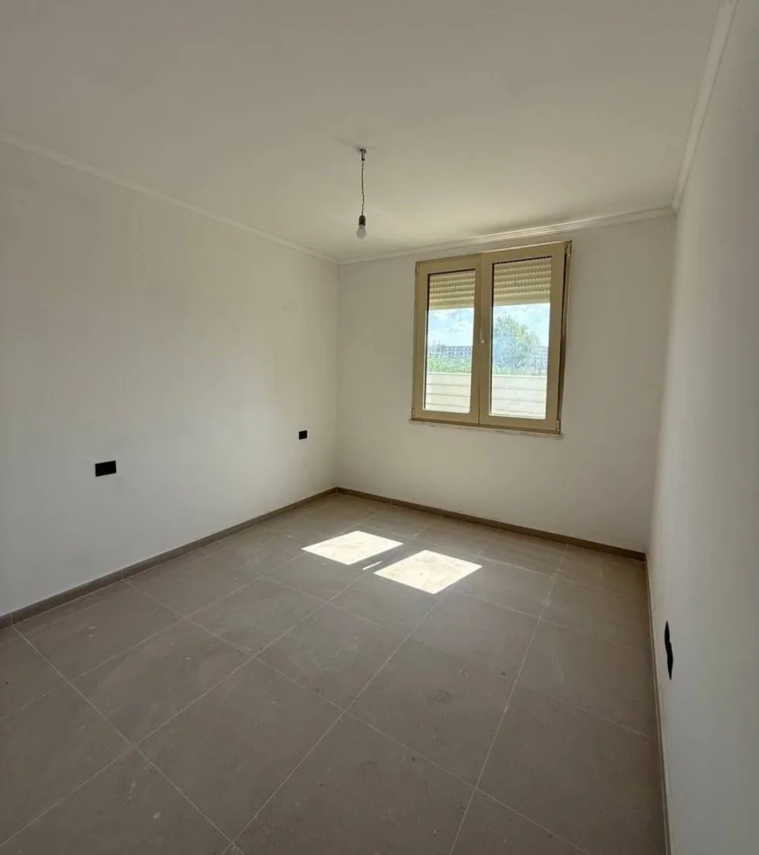 Durres, shitet apartament 2+1+Ballkon Kati 1, 90.000 € 