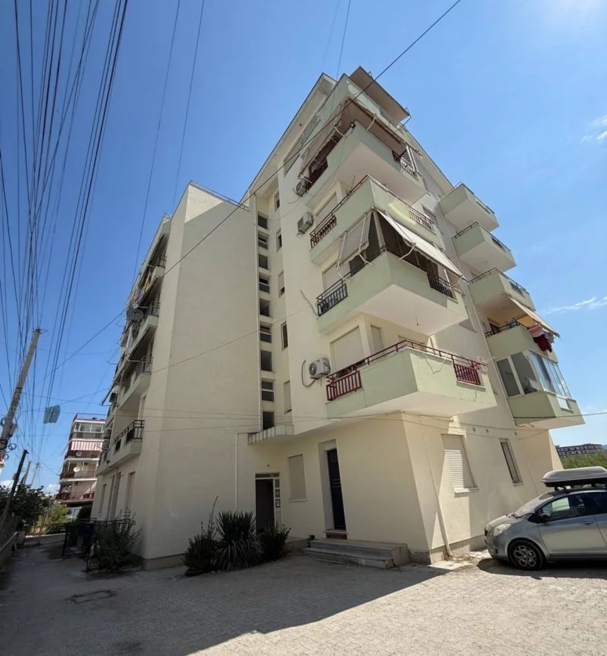 Durres, shitet apartament 2+1+Ballkon Kati 1, 90.000 € 