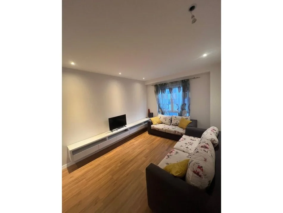 Tirane, shitet apartament 2+1 Kati 3, 90 m² 165.000 € (Rruga Artan Lenja)