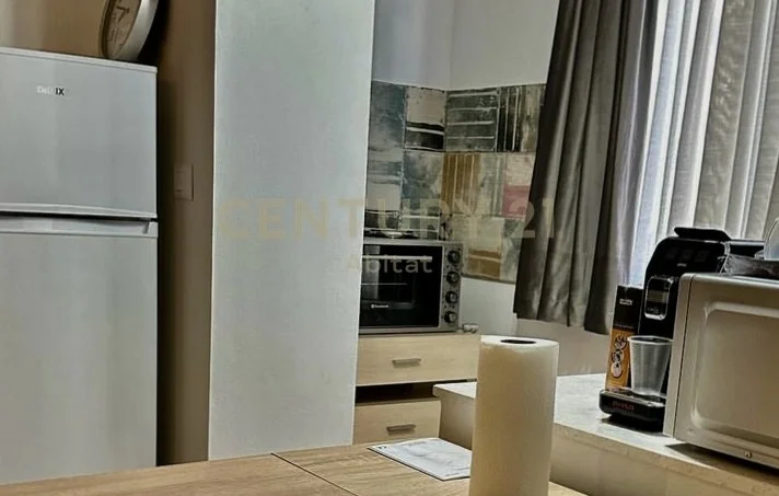 Tirane, jepet me qera garsonier 1+1 Kati 2, 40 m² 490 € 