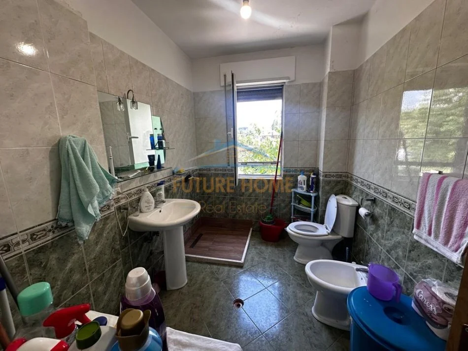 Tirane, shitet apartament 2+1+Ballkon Kati 1, 124 m² 210.000 € 