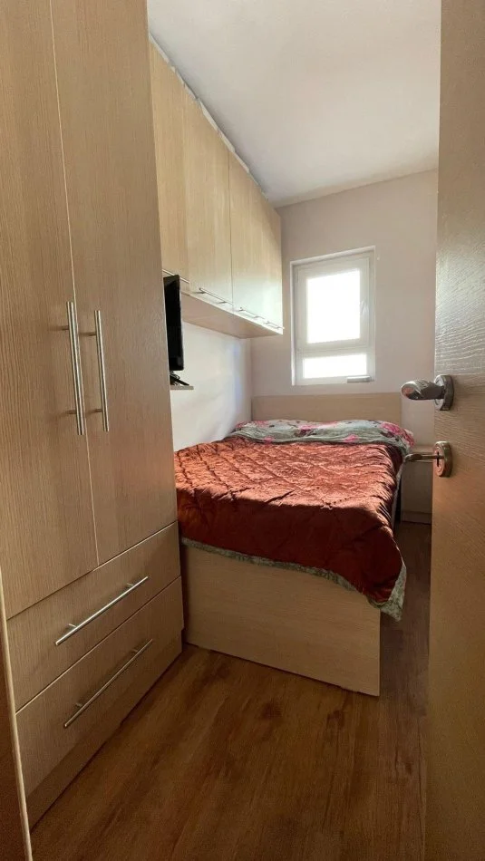 Tirane, jepet me qera apartament 2+1+Ballkon Kati 5, 80 m² 600 € (Mine peza)
