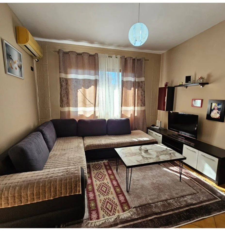 Tirane, shitet shtepi , 400 m² 170.000 € (Mbrapa spitalit Hygea)