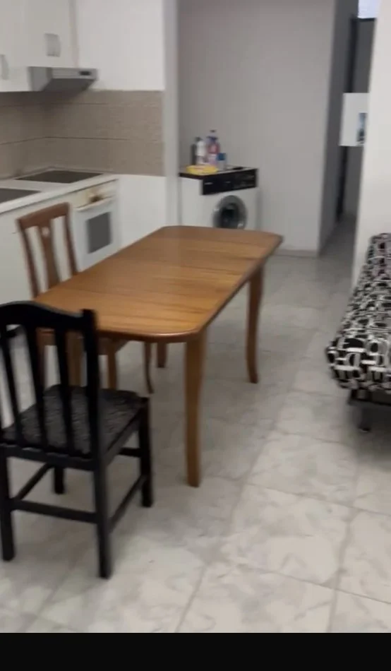 Tirane, jepet me qera apartament 1+1 Kati 5, 55 m² 400 € (Ish Parku ,21 Dhjetori)