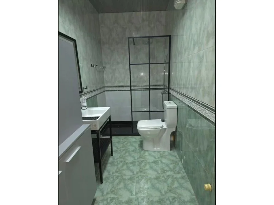 Tirane, jepet me qera apartament 2+1 , 145 m² 1.200 € (Blloku)