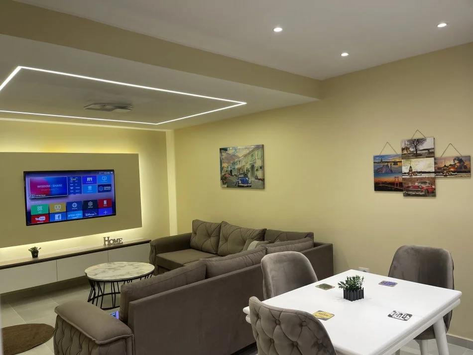 Tirane, jepet me qera apartament 1+1+Ballkon Kati 2, 65 m² 600 € 