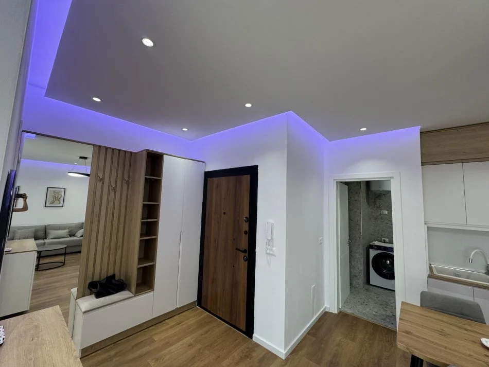 Tirane, jap me qera apartament 1+1+Ballkon Kati 3, 55 m² 500 € (Rruga 5 maji)