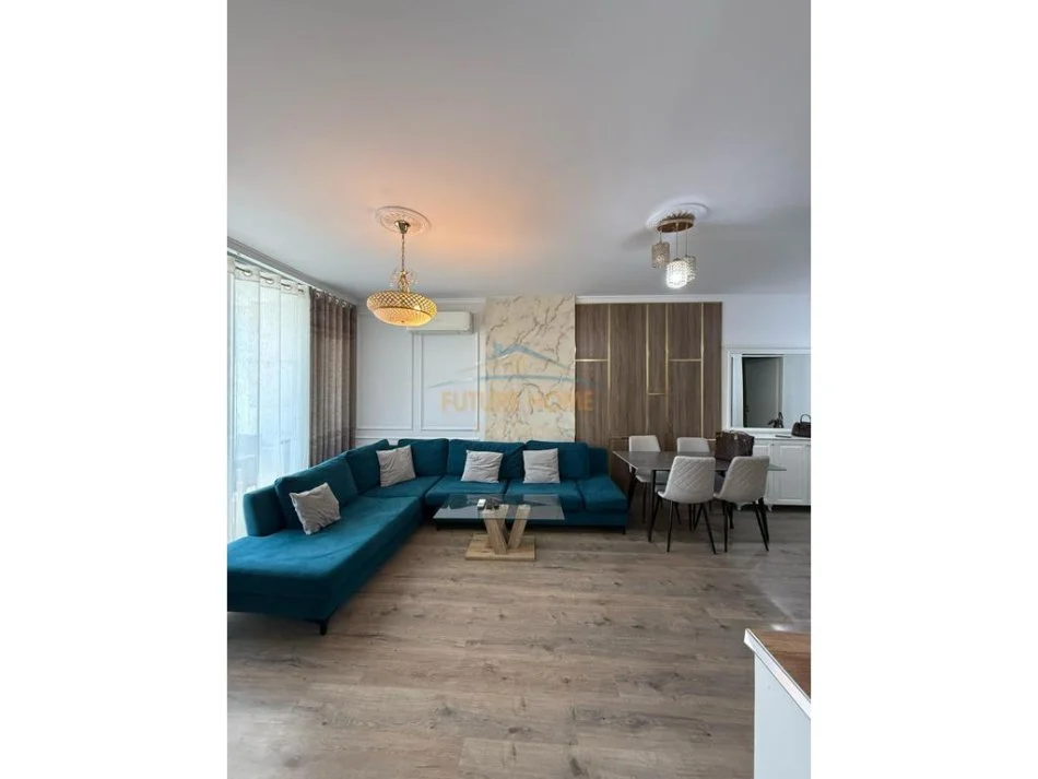 Tirane, jepet me qera apartament 2+1+Ballkon Kati 6, 94 m² 700 € (Fiori Di bosko)