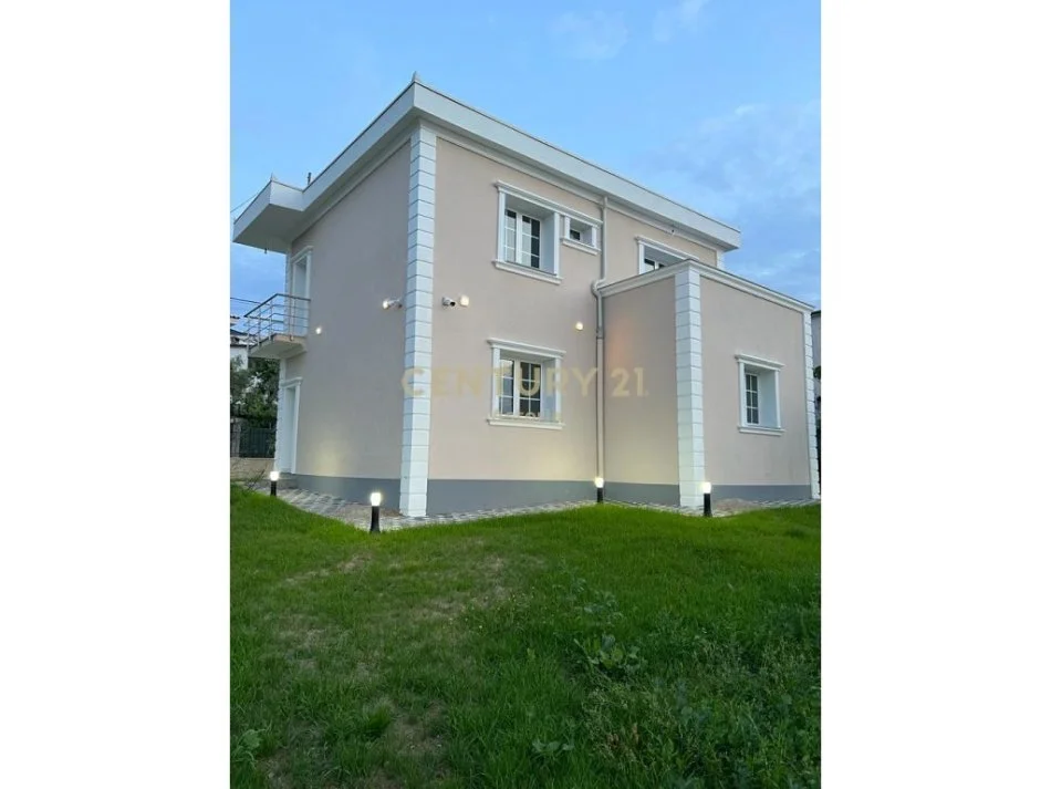 Tirane, shitet Vile 2 Katshe Kati 2, 140 m² 220.000 € (Paskuqan)