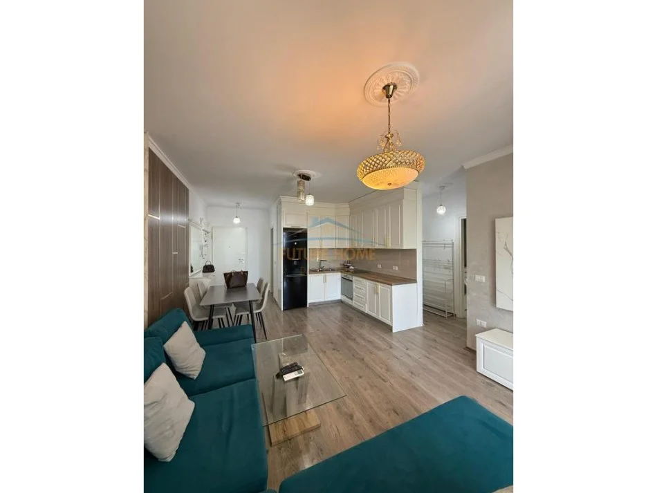 Tirane, jepet me qera apartament 2+1+Ballkon Kati 6, 94 m² 700 € (Fiori Di bosko)