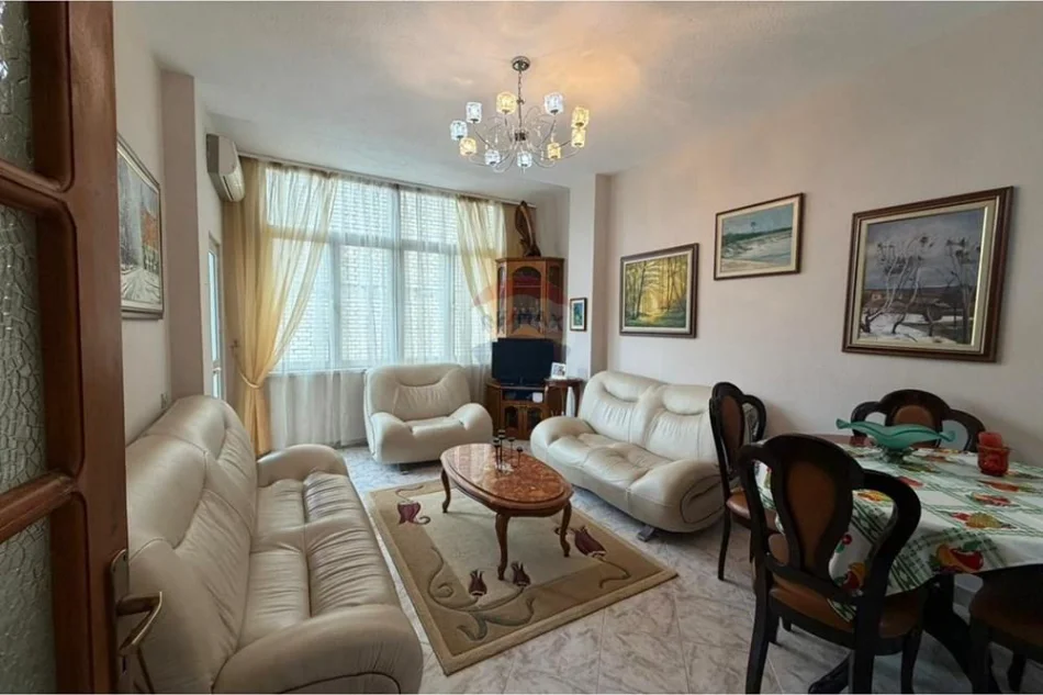 Tirane, jepet me qera 3+1 , 108 m² 550 € (Rruga Kont Leopold Bertold)