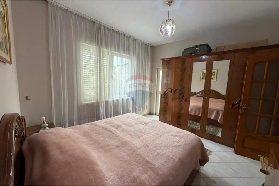 Tirane, jepet me qera 3+1 , 108 m² 550 € (Rruga Kont Leopold Bertold)
