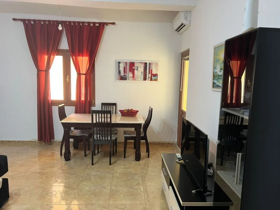 Tirane, jepet me qera apartament 1+1 Kati 3, 100 m² 550 € 