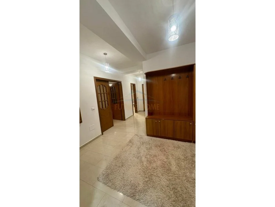 Tirane, jepet me qera apartament Kati 7, 120 m² 1.000 €