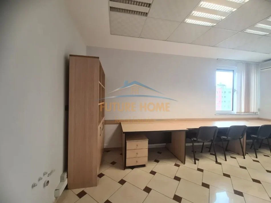 Tirane, jepet me qera zyre Kati 5, 110 m² 1.250 € 
