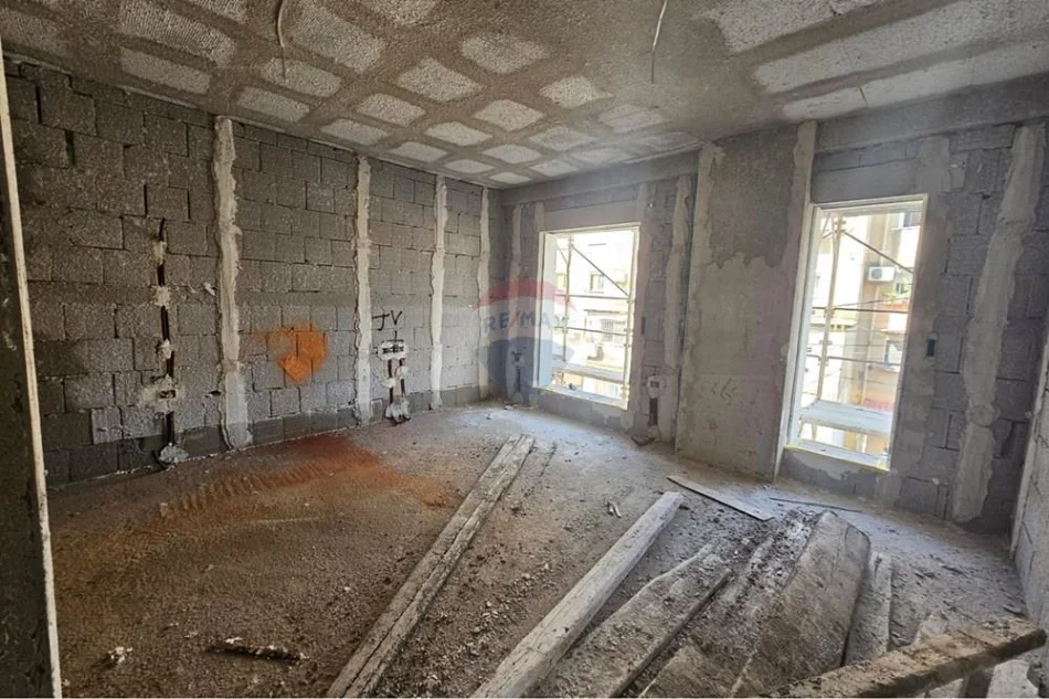 Tirane, shitet 1+1 , 61 m² 152.200 € (Rruga e Elbasanit)