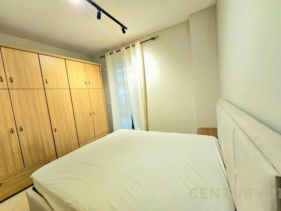 Tirane, jepet me qera apartament 2+1 Kati 2, 85 m² 650 € (Rruga Peti)