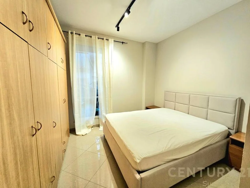 Tirane, jepet me qera apartament 2+1 Kati 2, 85 m² 650 € (Rruga Peti)