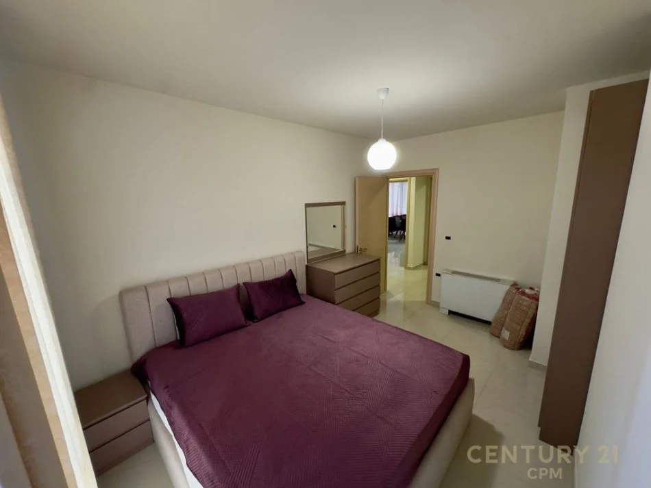 Tirane, jepet me qera apartament 3+1+Ballkon Kati 3, 160 m² 1.800 € 