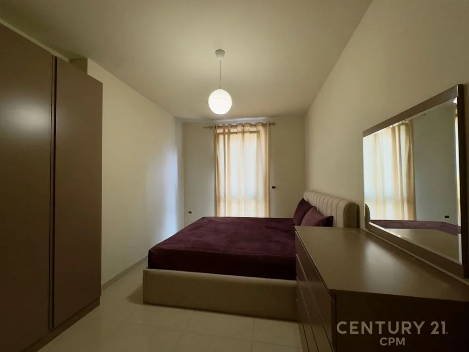 Tirane, jepet me qera apartament 3+1+Ballkon Kati 3, 160 m² 1.800 € 