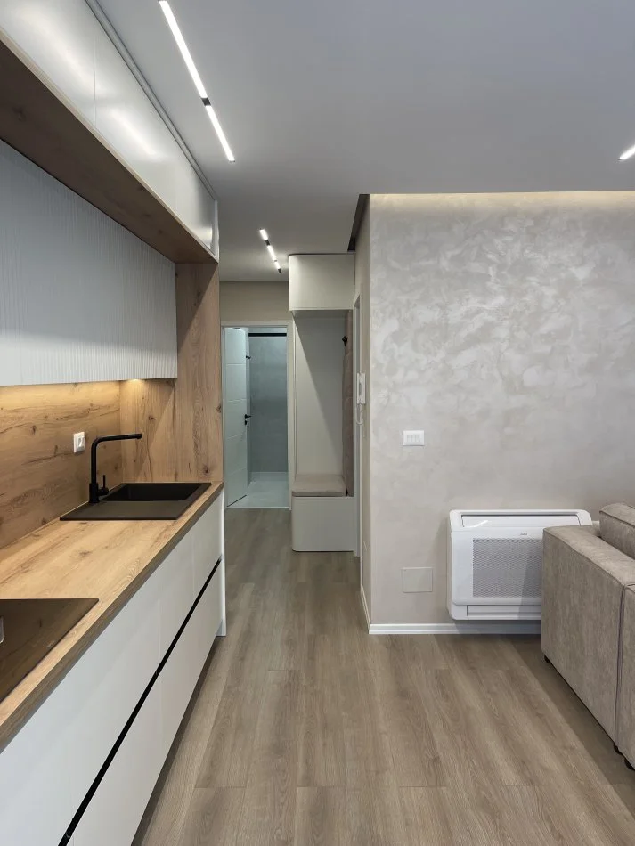 Tirane, jepet me qera apartament 1+1+Ballkon Kati 2, 76 m² 650 € 