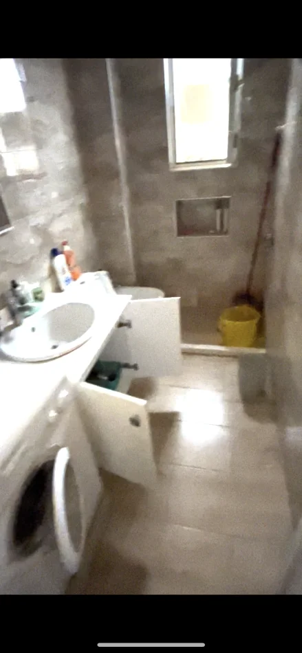 Lushnje, jepet me qera apartament 1+1+Aneks+Ballkon Kati 2, 60 m² 250 € (Bulevardi i palmave, siper furrit Din Zeneli Lushnje)