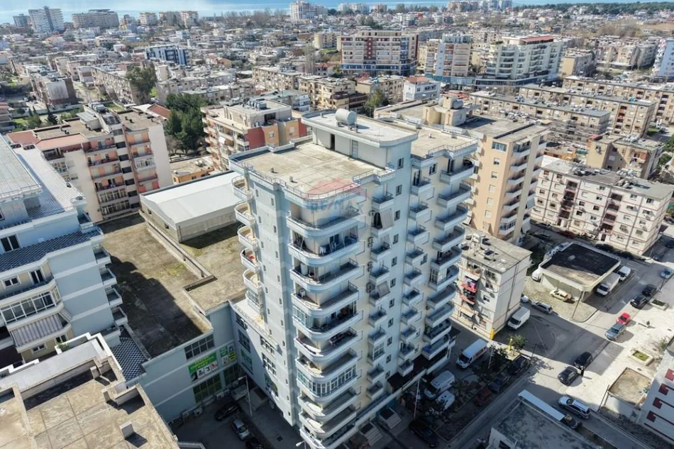 Vlore, shitet apartament 1+1 Kati 12, 114.000 € 