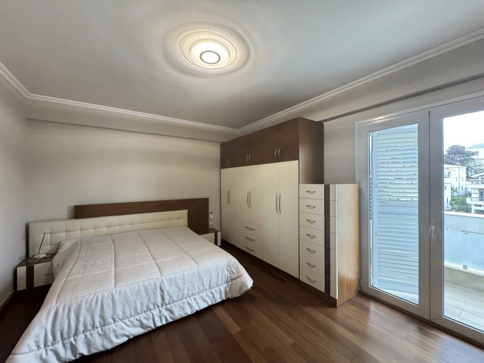 Tirane, jepet me qera apartament+verande | Penthouse , 200 m² 2.200 € 