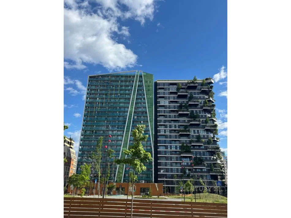 Tirane, jepet me qera apartament 3+1+Aneks+Ballkon Kati 20, 130 m² 2.000 € (Ambassador 3)
