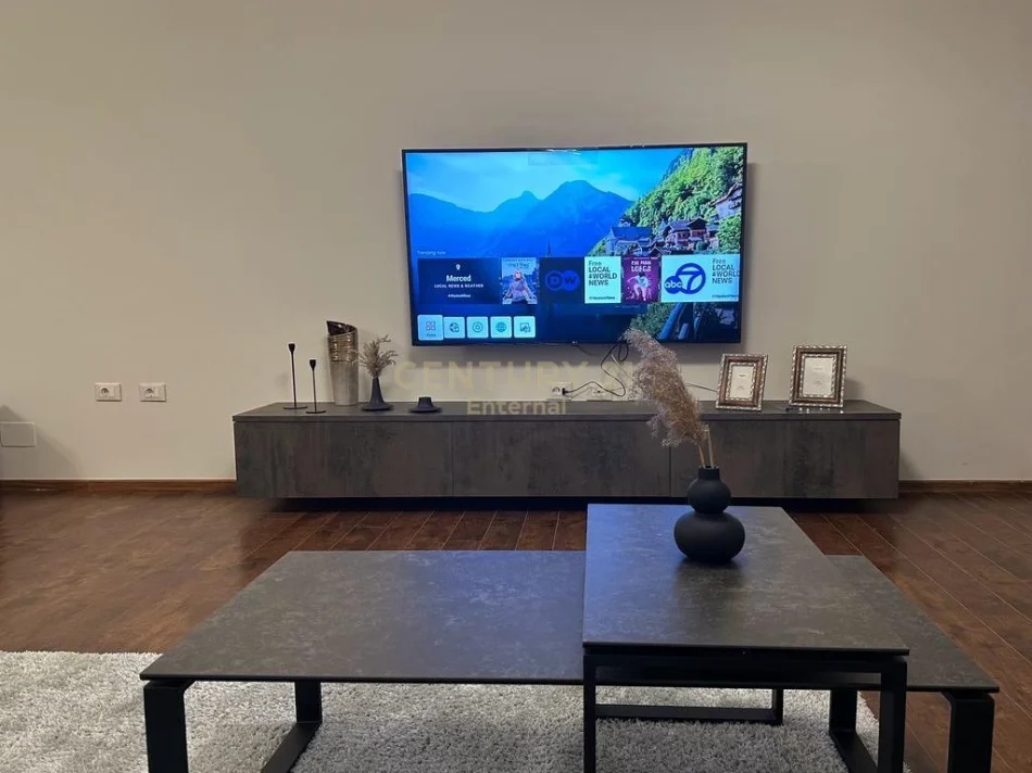 Tirane, jepet me qera apartament 2+1+Aneks+Ballkon Kati 7, 134 m² 1.600 € (Garda)