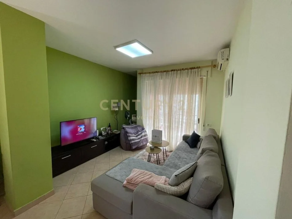 Tirane, jepet me qera apartament 1+1 Kati 3, 71 m² 600 € 