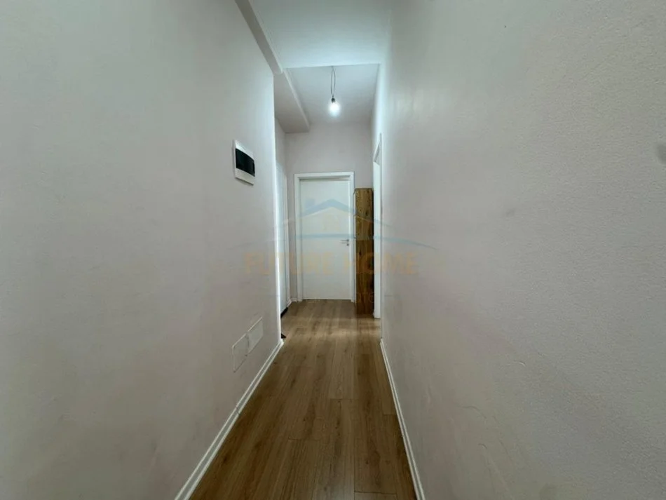 Tirane, shitet apartament 1+1 Kati 7, 155.000 € (Jordan Misja)