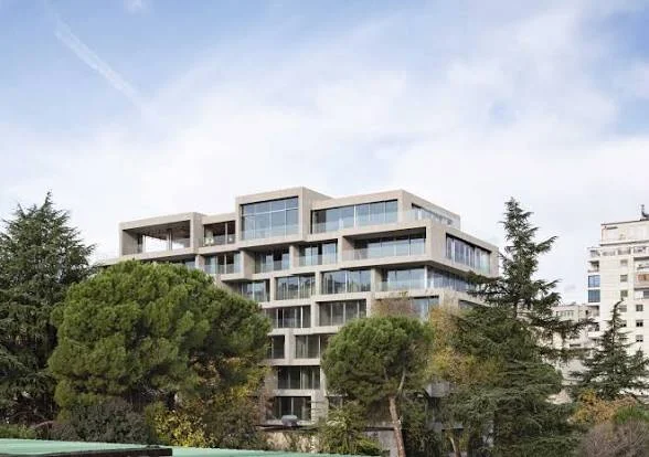Tirane, jepet me qera zyre , 265 m² (Blloku, West Residence)