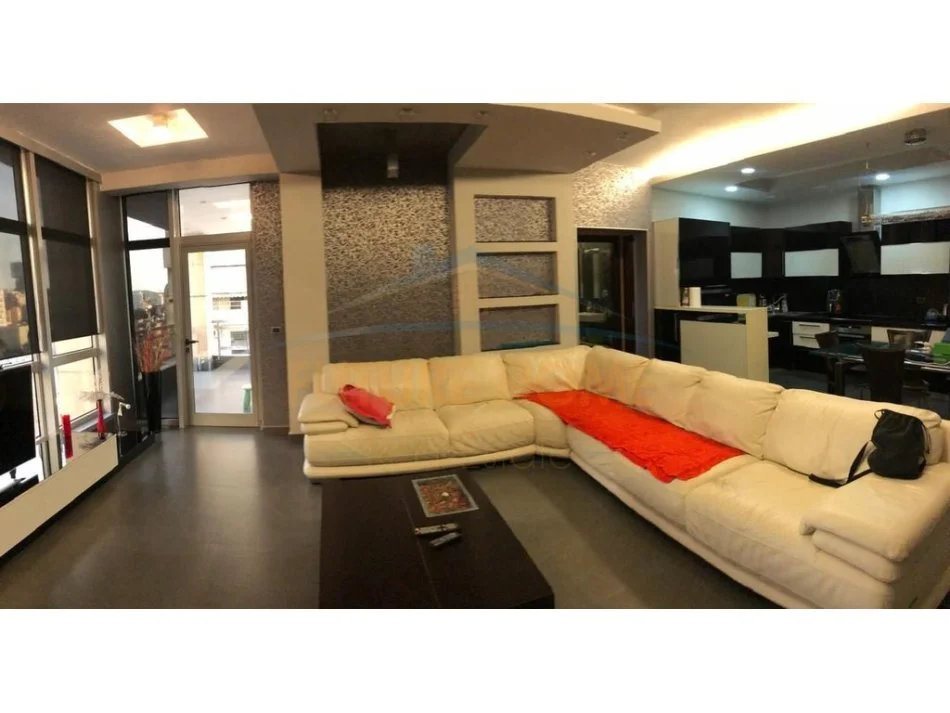 Tirane, shitet apartament 2+1+Ballkon Kati 5, 112 m² 200.000 € (Selvia)