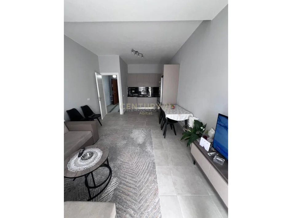Tirane, jepet me qera apartament 2+1+Aneks+Ballkon Kati 7, 101 m² 800 € 