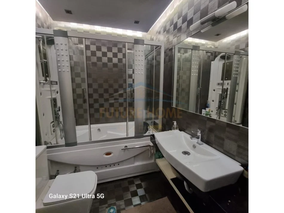 Tirane, shitet apartament 2+1+Ballkon Kati 5, 112 m² 200.000 € (Selvia)