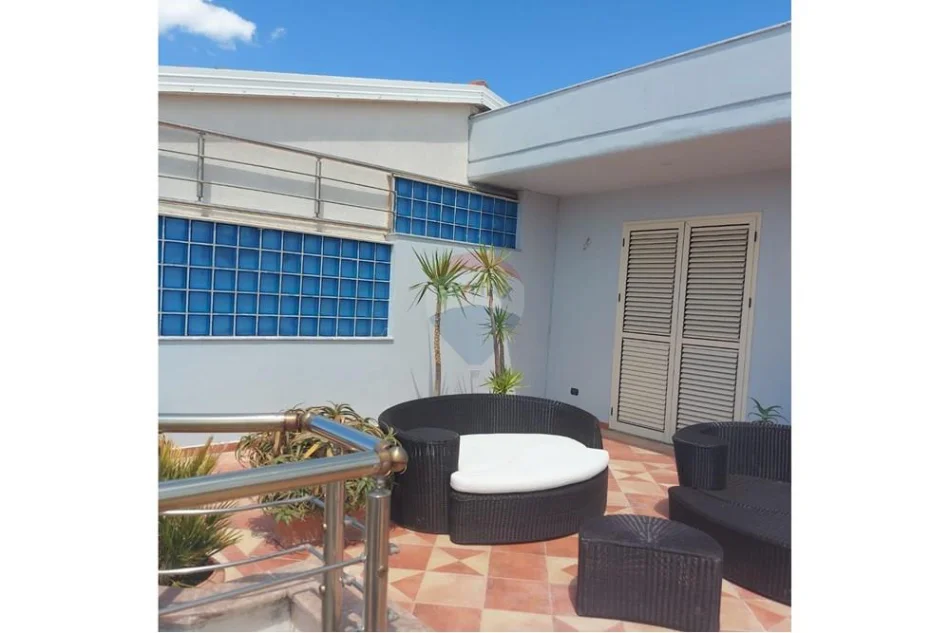 Vlore, shitet apartament+verande | Penthouse 2+1+Aneks+Ballkon Kati 10, 115 m² 2.600.000 € 