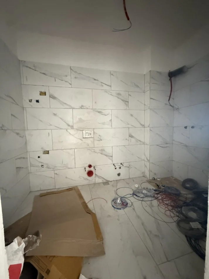 Tirane, shitet apartament 2+1+Ballkon Kati 2, 99 m² 76.800 € (Venatino 2, Kamez)