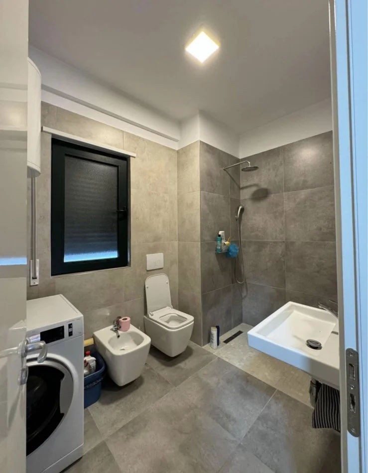 Tirane, shitet apartament 2+1 Kati 6, 102 m² 168.000 € (Shitet apartament 2+1+2 tek Green City)