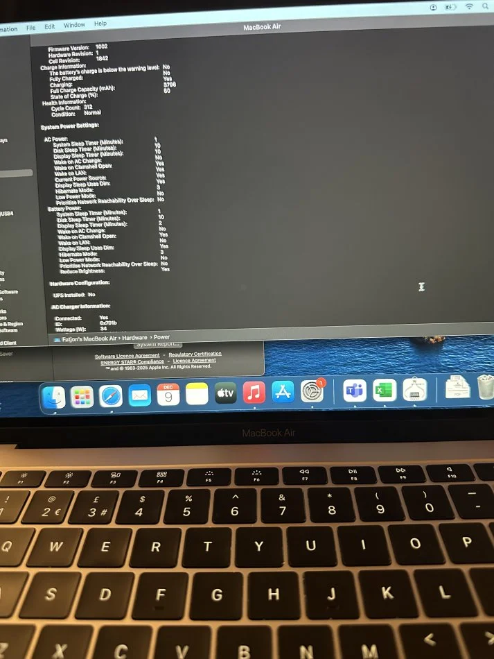 Tirane, shes Laptop Macbook