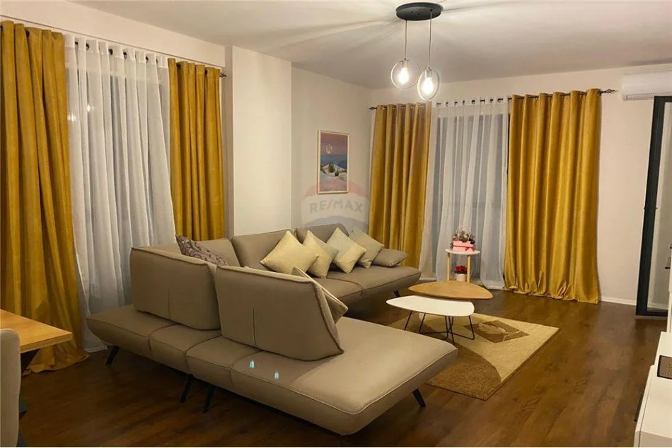 Tirane, jepet me qera apartament 2+1+Ballkon Kati 5, 89 m² 600 € (Kompleksi ASL)