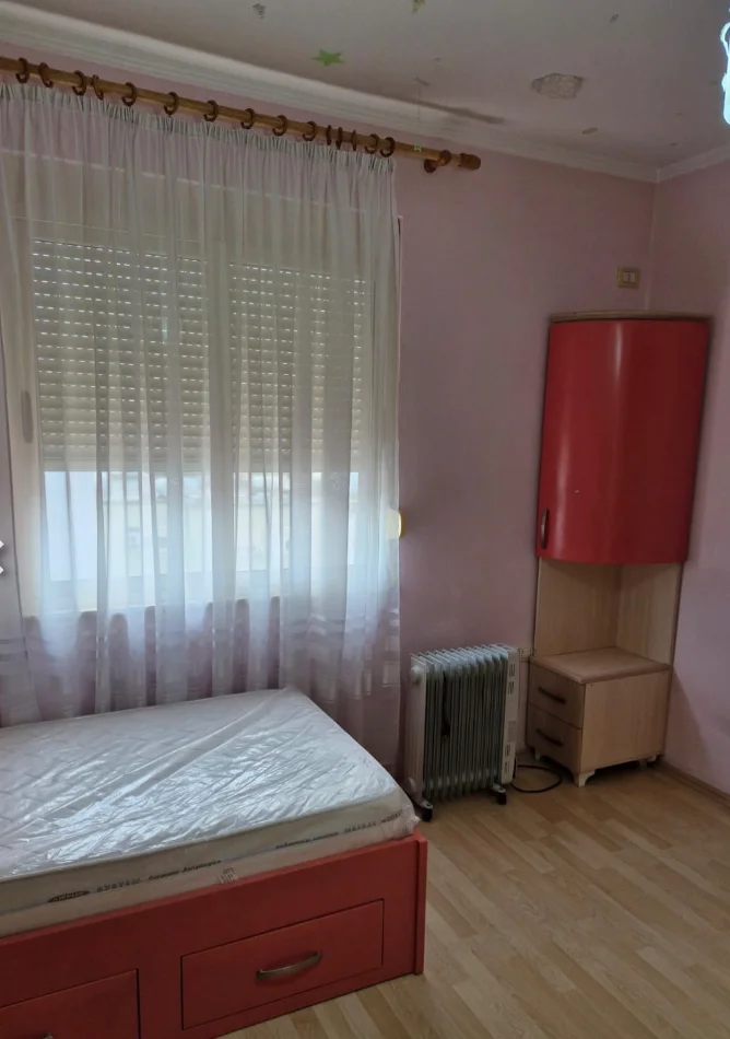Tirane, jepet me qera apartament 2+1+Ballkon Kati 5, 106 m² 750 € (Rruga kosovareve)