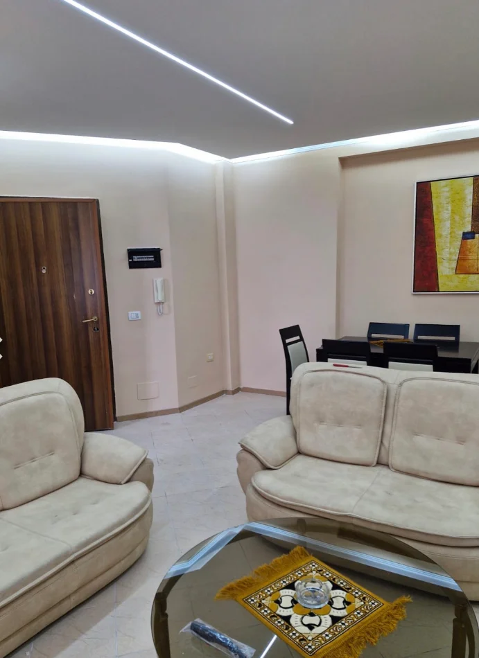 Tirane, jepet me qera apartament 2+1+Ballkon Kati 5, 106 m² 750 € (Rruga kosovareve)