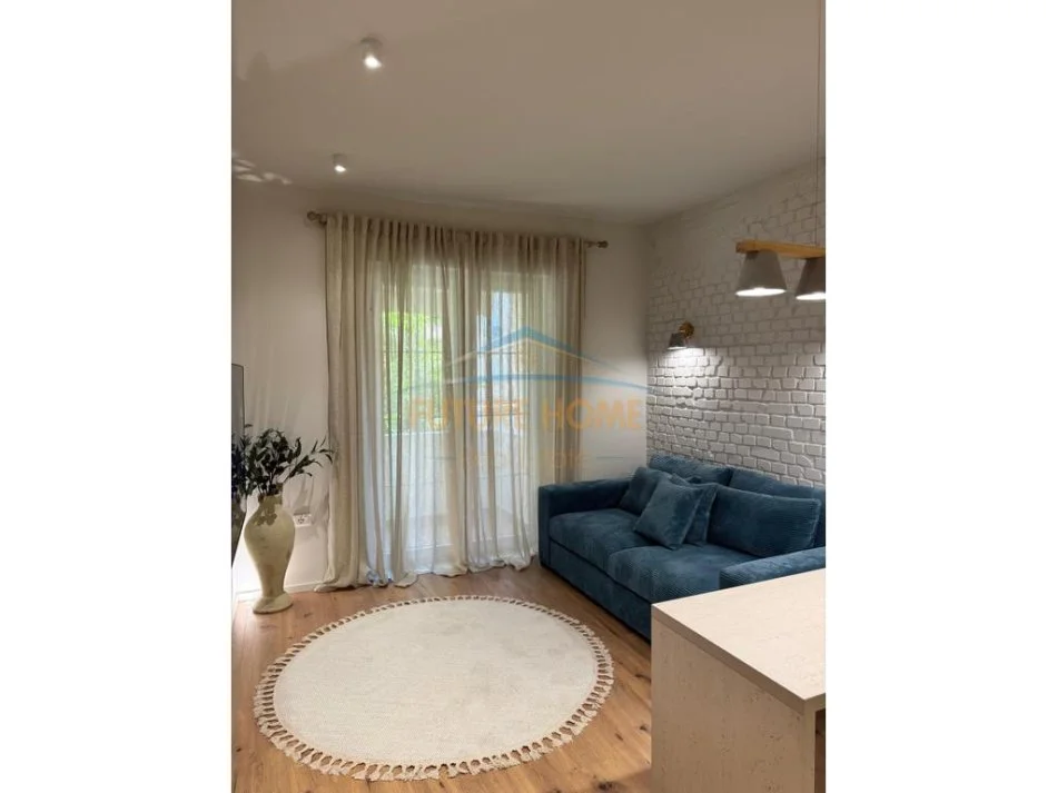 Tirane, jepet me qera apartament Kati 2, 65 m² 930 € 