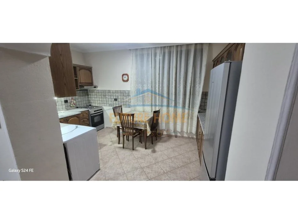 Tirane, jepet me qera apartament Kati 1, 42 m² 600 € 