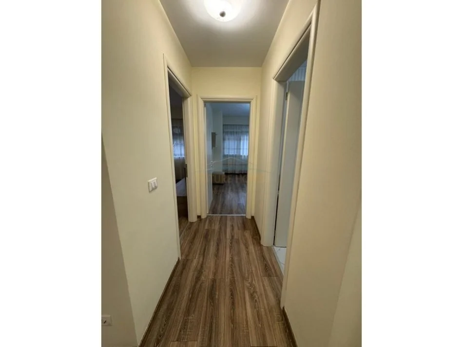 Tirane, jepet me qera apartament Kati 2, 130 m² 1.500 € 