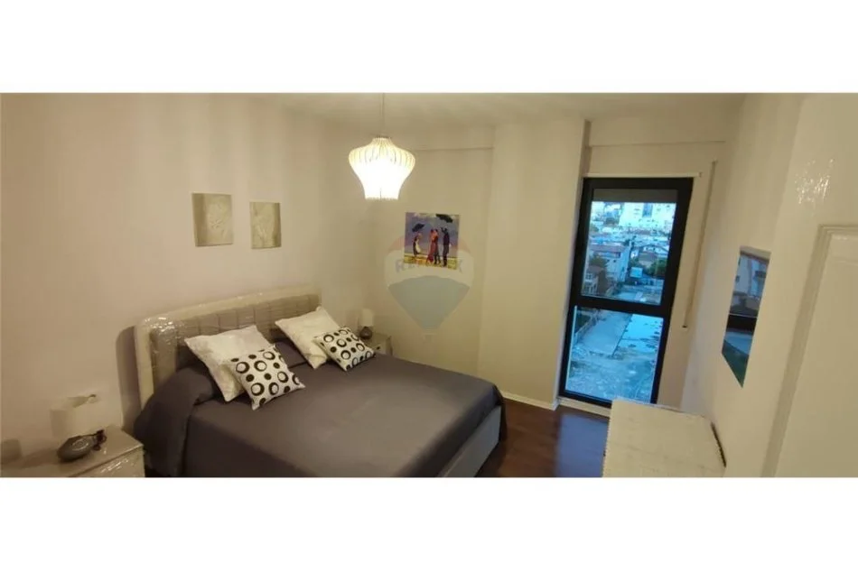 Tirane, jepet me qera apartament 2+1+Ballkon Kati 5, 89 m² 600 € (Kompleksi ASL)