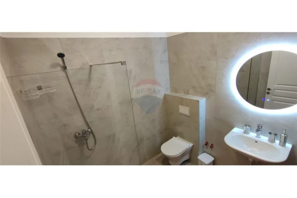 Tirane, jepet me qera apartament 2+1+Ballkon Kati 5, 89 m² 600 € (Kompleksi ASL)